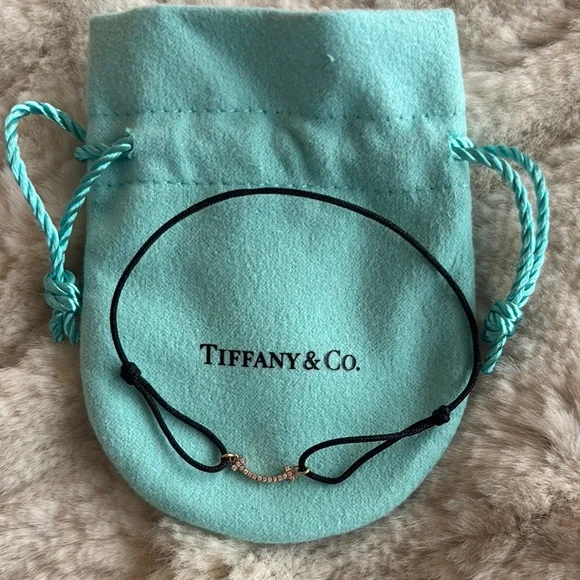 Authentic Tiffany & Co. Smile cord bracelet in rose gold and diamonds - Picture 2 of 16